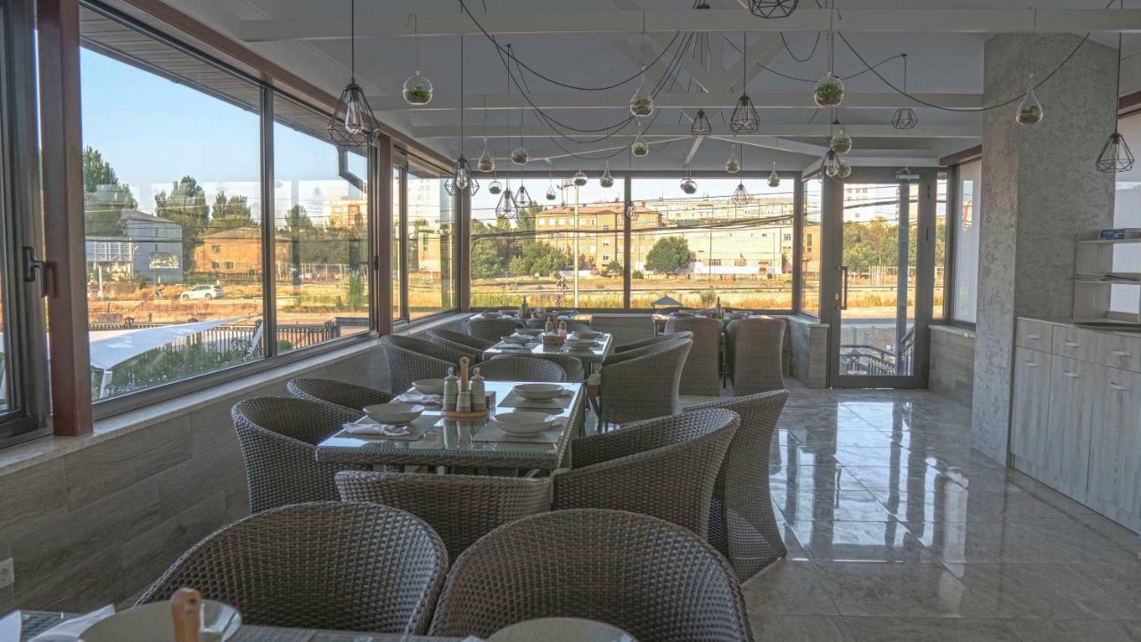 Oasis Residence Bishkek Exterior foto